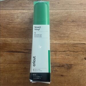 New Cricut Smart Removable Green Vinyl 13 inches X 12 feet